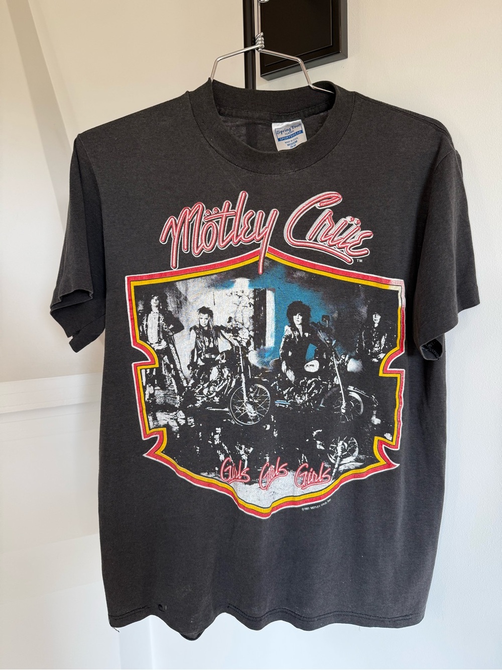 Mötley Crüe Vintage Graphic Tee - Black with Red/Yellow Trim